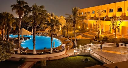 Metropolitan Al Mafraq Hotel