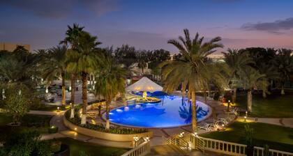 Metropolitan Al Mafraq Hotel