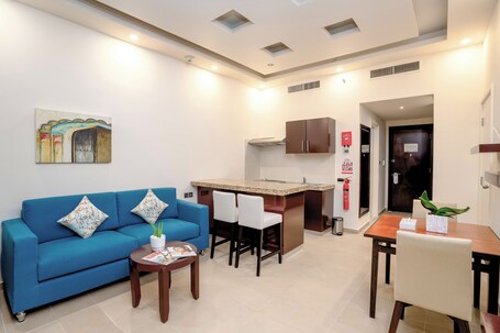 Metropolitan Al Mafraq Hotel - Image 11