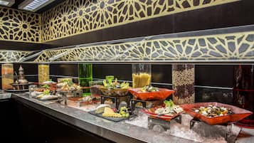 Desayuno buffet todos los días (con cargo)