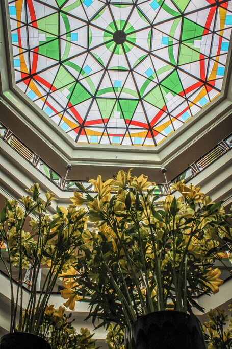 Metropolitan Al Mafraq Hotel - Image 10