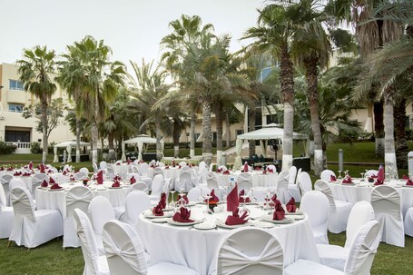 Metropolitan Al Mafraq Hotel - Image 46