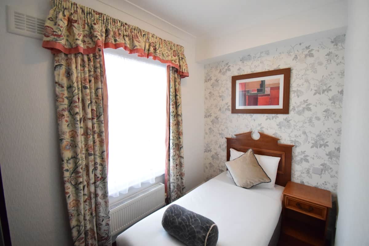 Standard Single Room, Ensuite | 迷你吧、遮光窗帘、熨斗/熨板、免费 WiFi