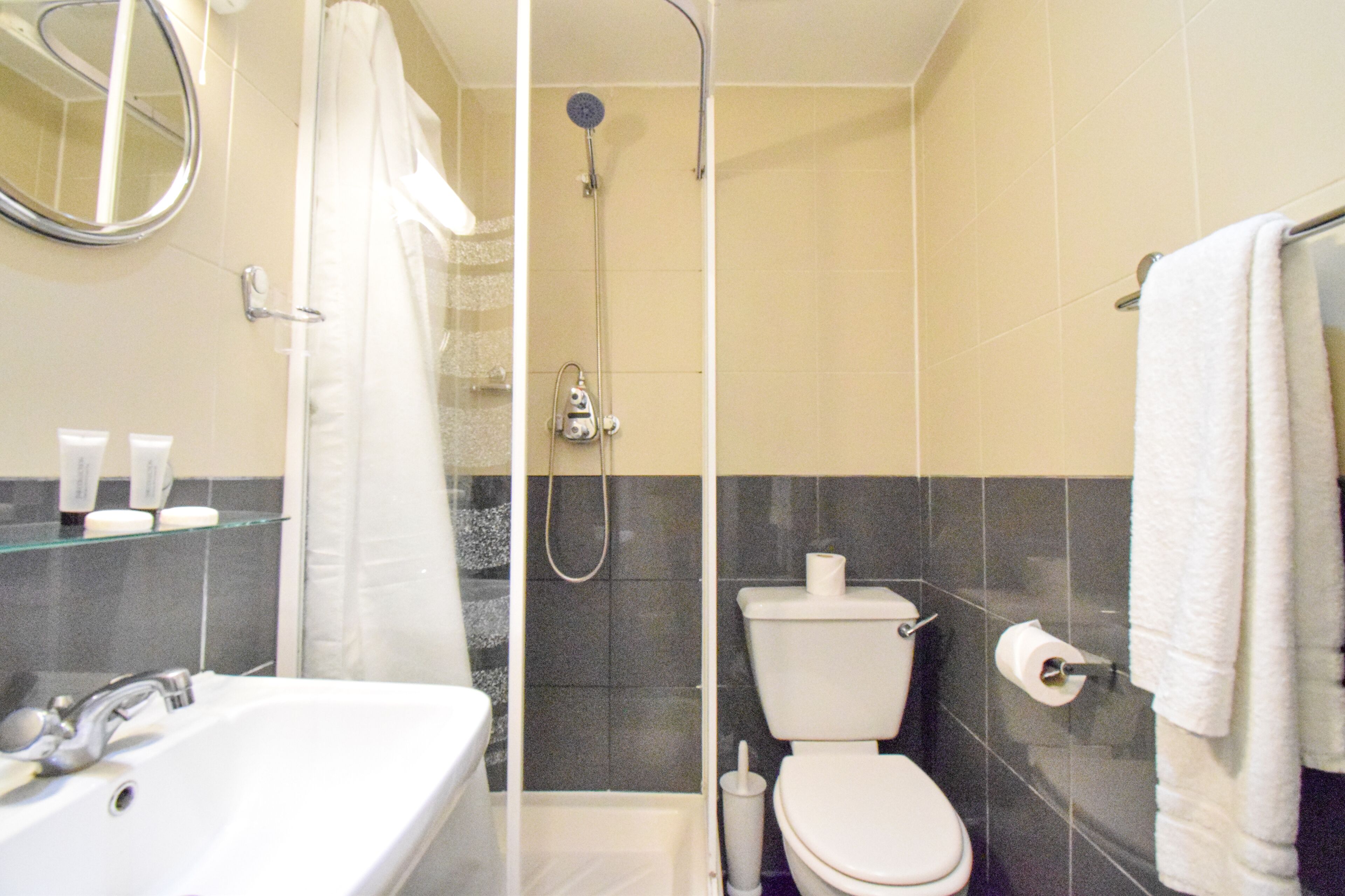 Photo - Pembridge Palace Hotel