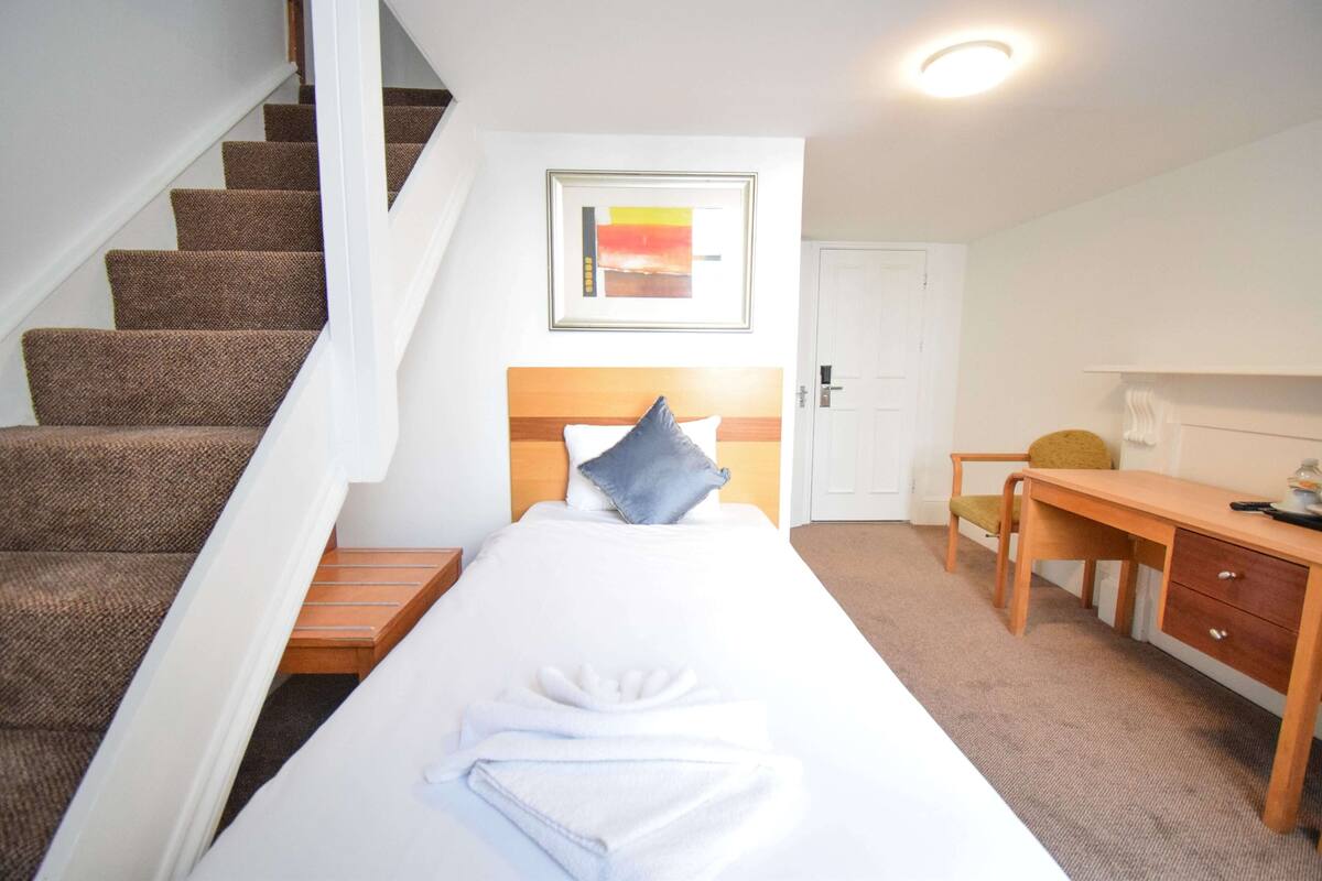 Duplex Room | 迷你吧、遮光窗帘、熨斗/熨板、免费 WiFi