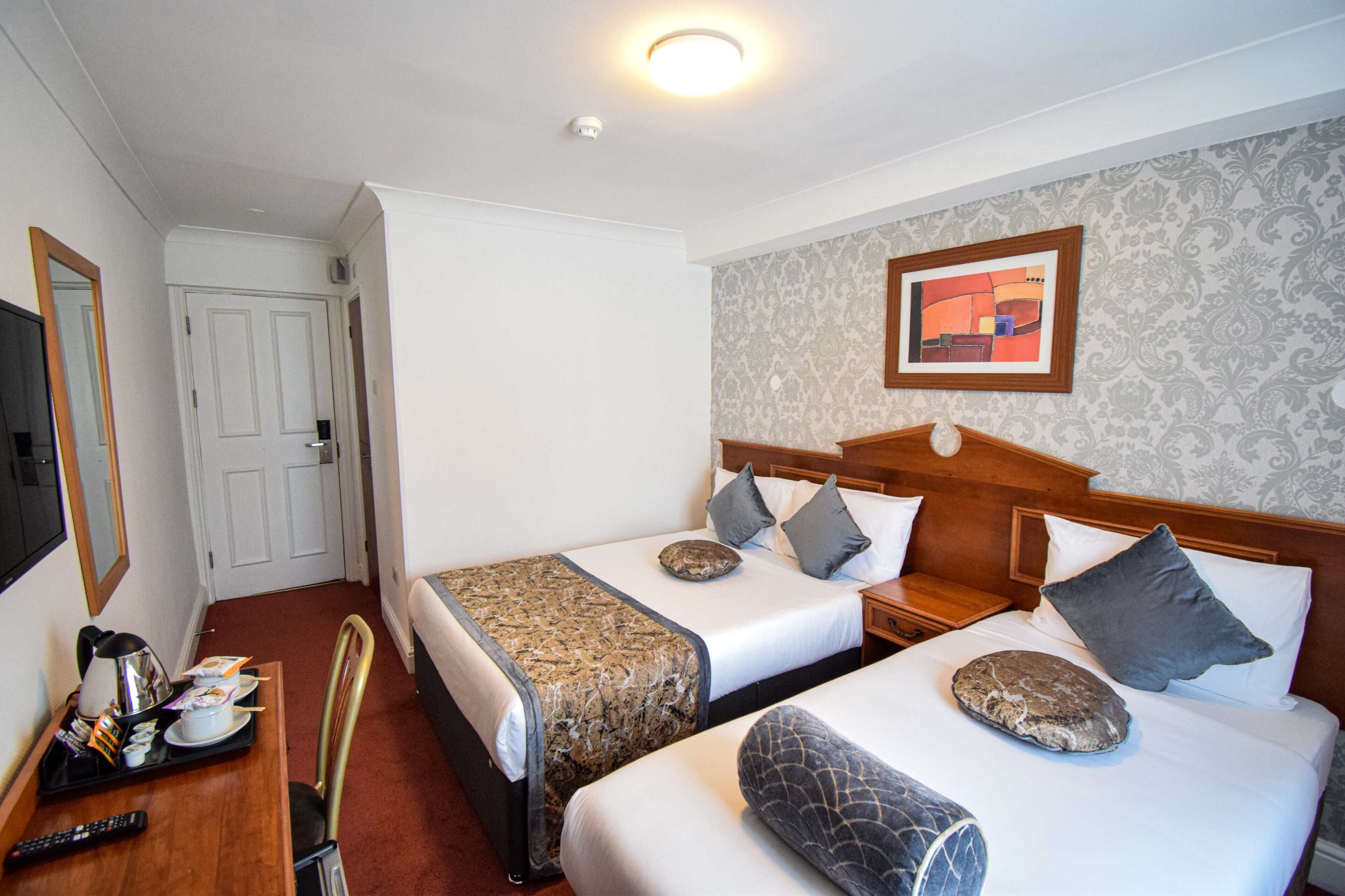 Photo - Pembridge Palace Hotel