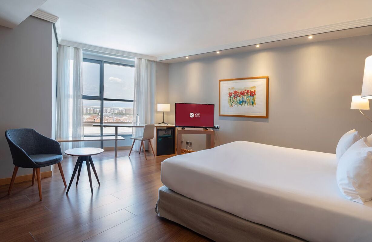 Hypo-allergenic bedding, down duvets, minibar, in-room safe