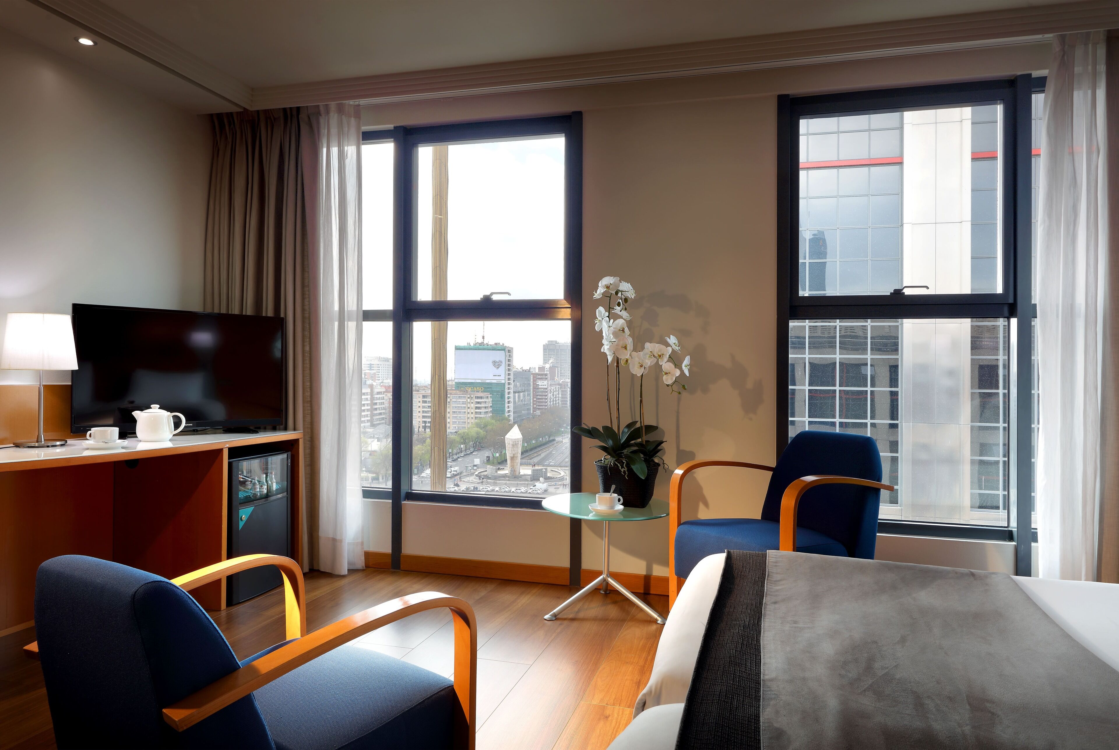 Ropa de cama hipoalergénica, cubrecamas y minibar 