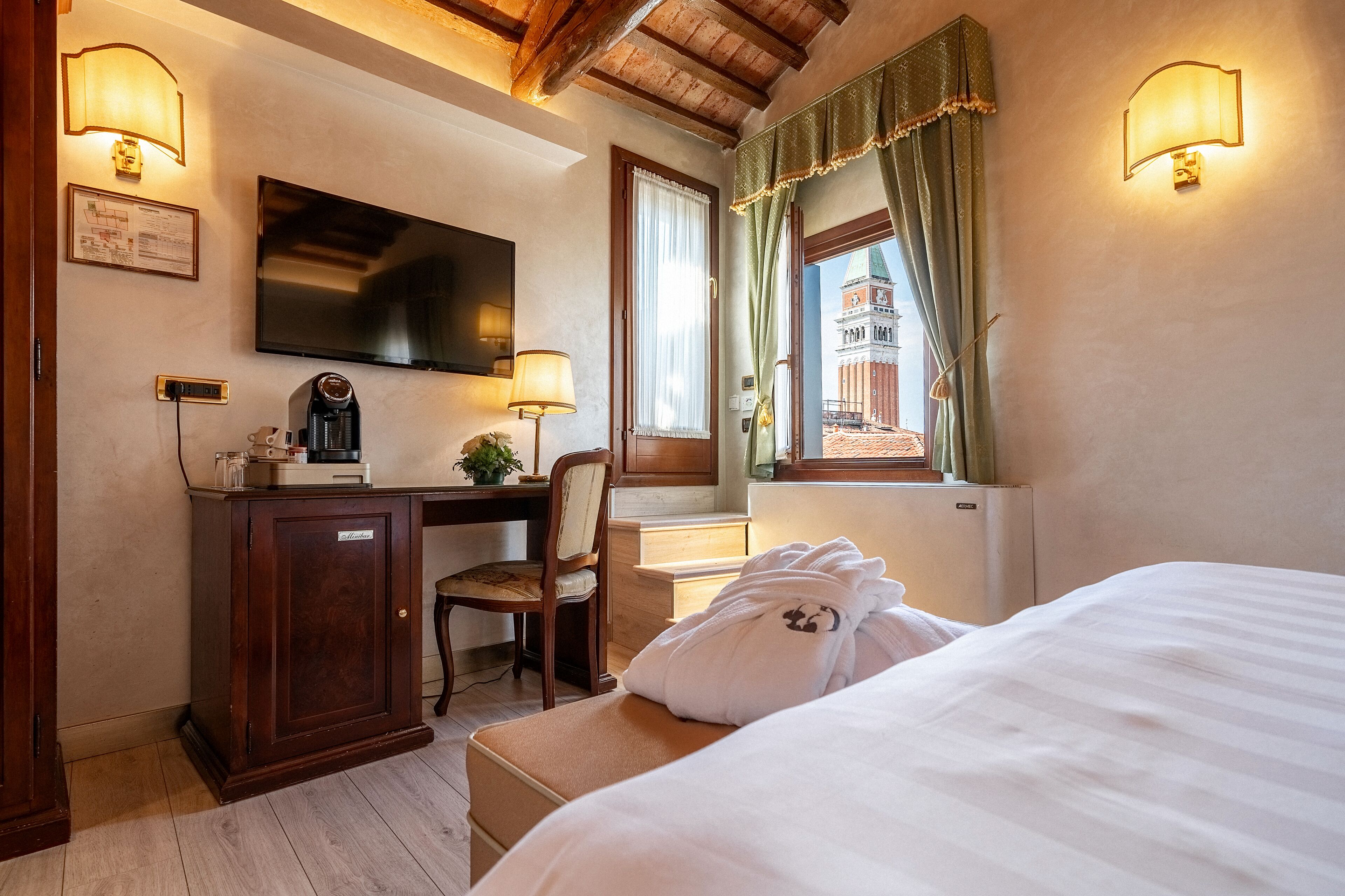 panoramic double room, city view | 1 bedroom, premium bedding, minibar, in-room safe