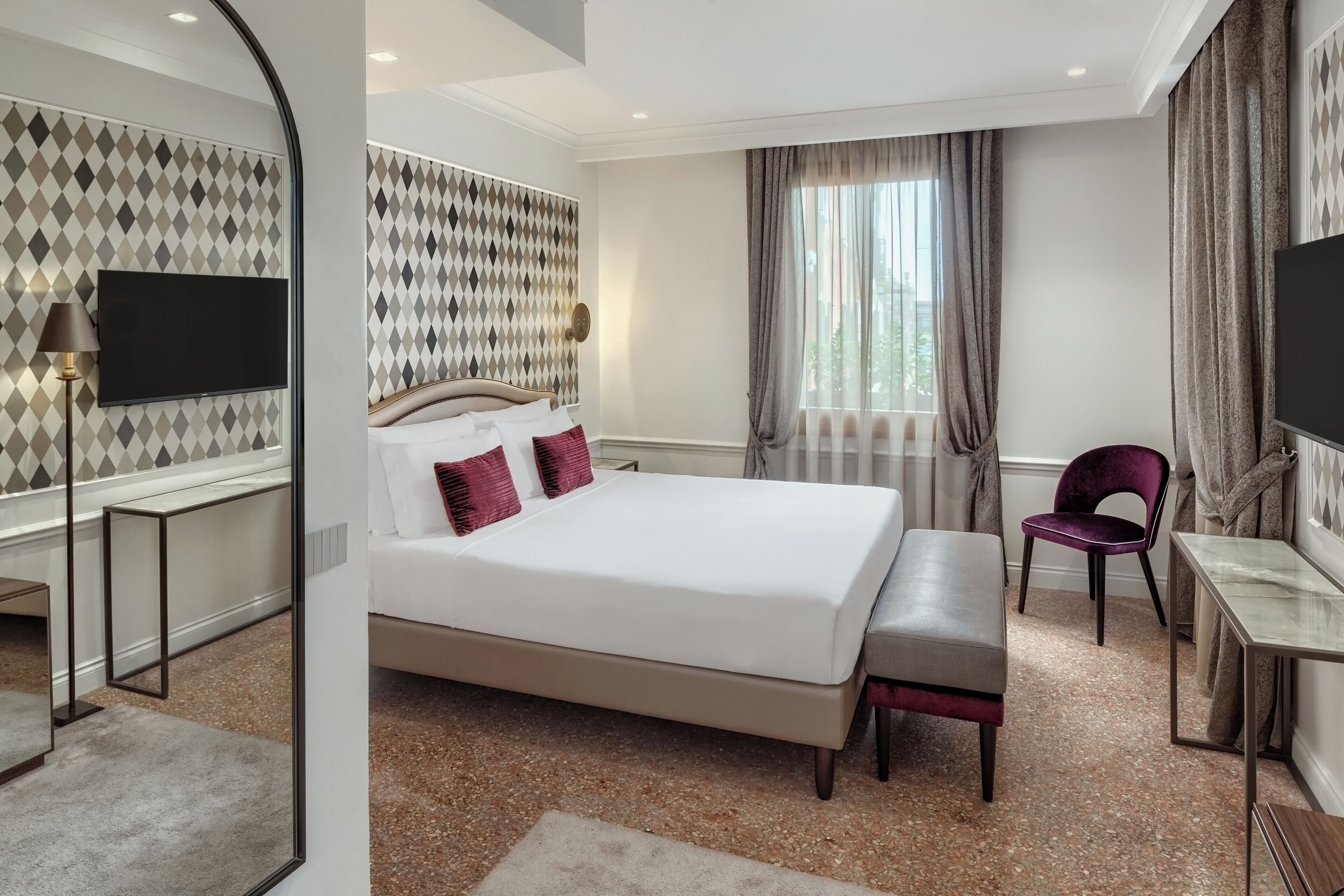 Executive Canal View | Minibar, coffres-forts dans les chambres, bureau, Wi-Fi gratuit