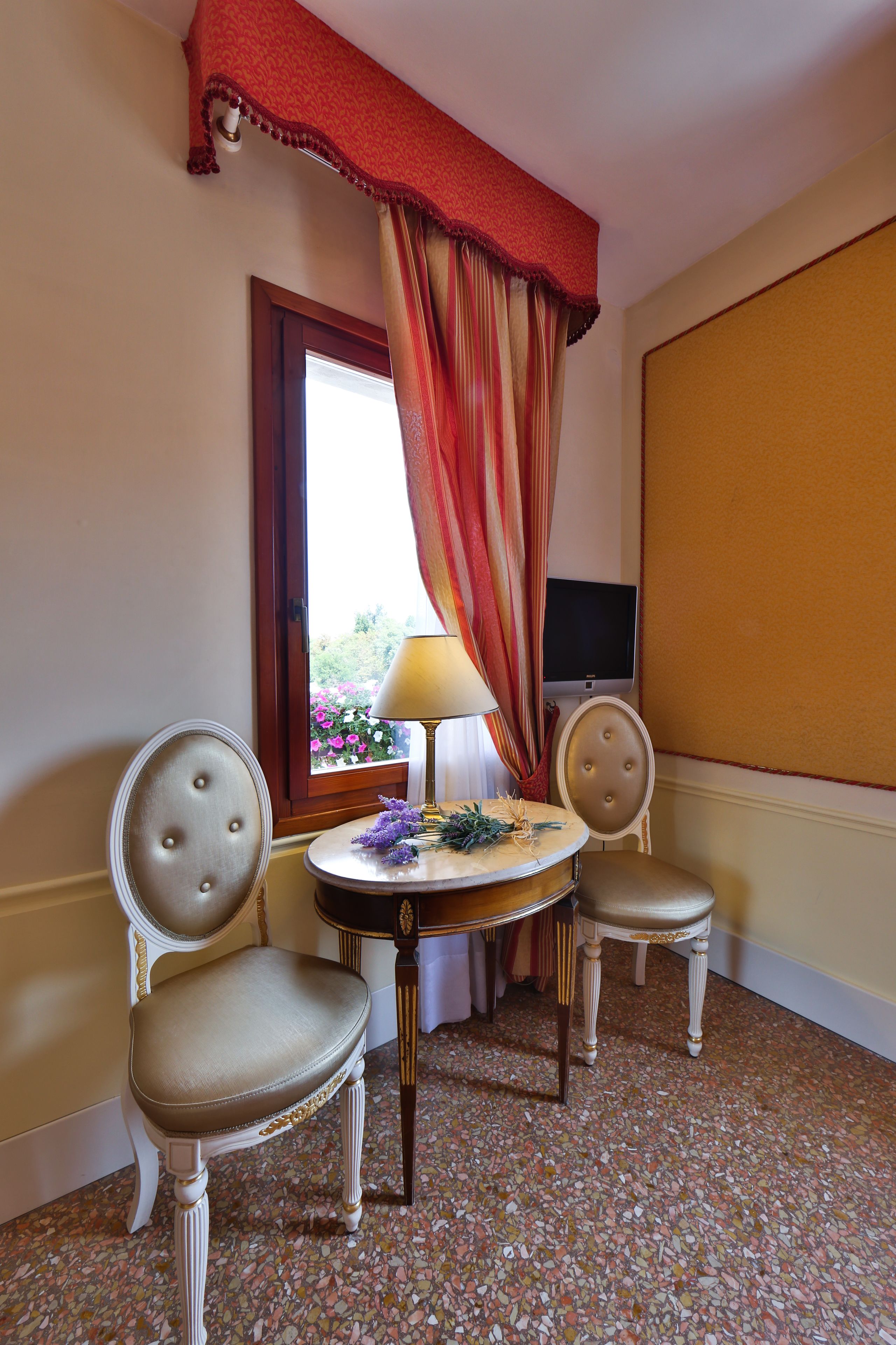 triple room | minibar, in-room safe, desk, free wifi