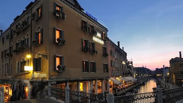 Facciata della struttura