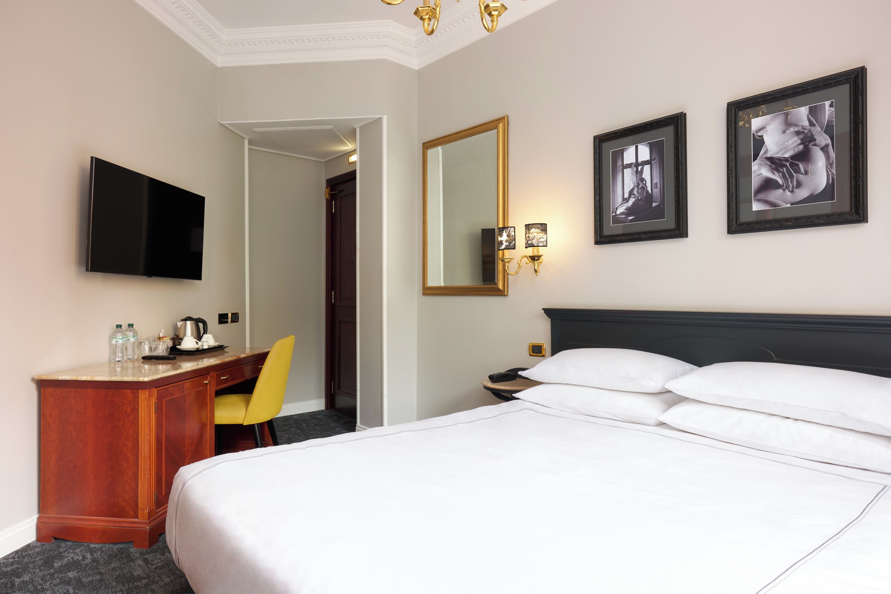 standard double room | 1 bedroom, premium bedding, in-room safe, desk