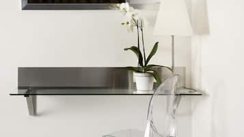 Classic Single Room | In-room safe, desk, blackout curtains, soundproofing