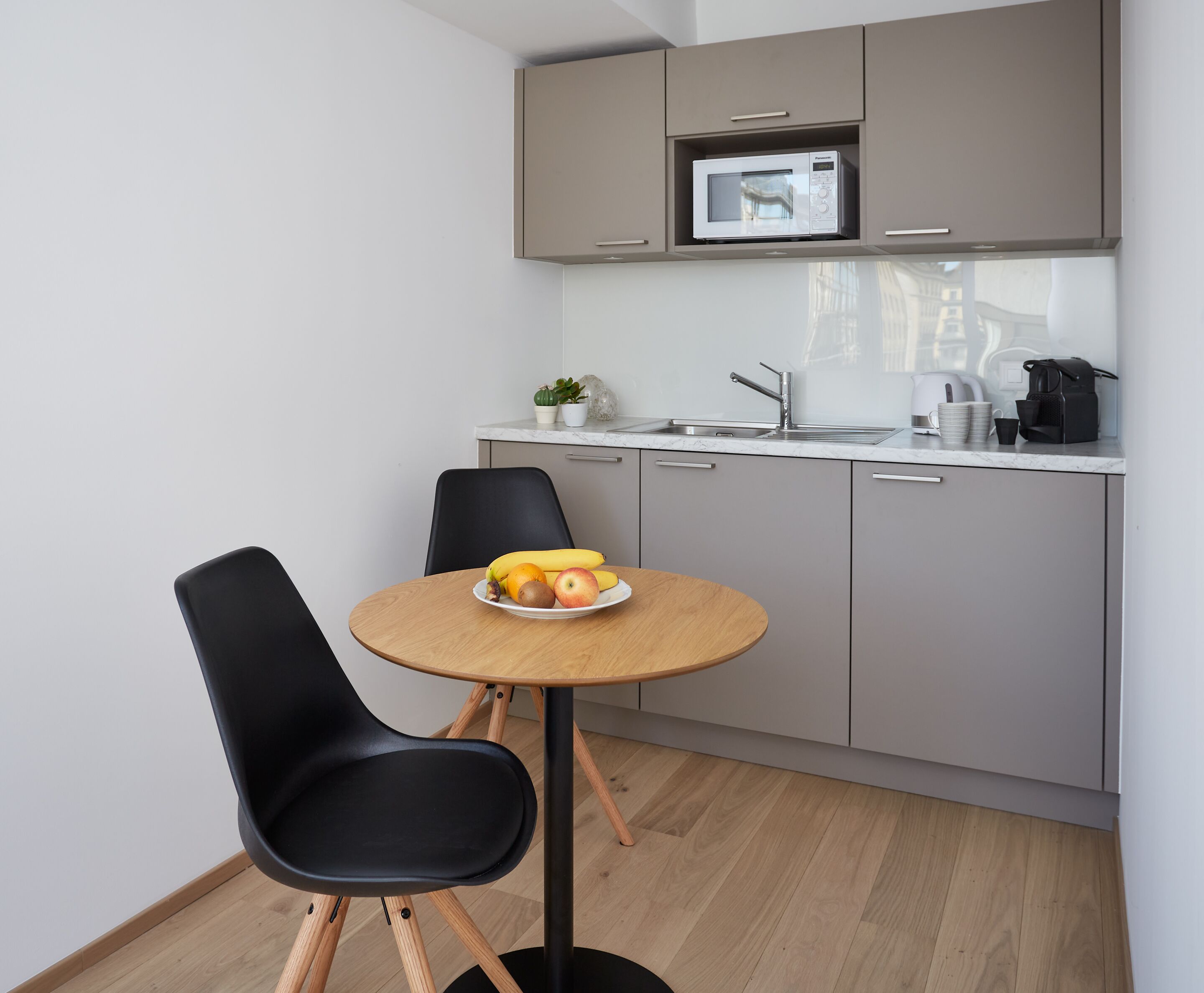 studio | in-room dining