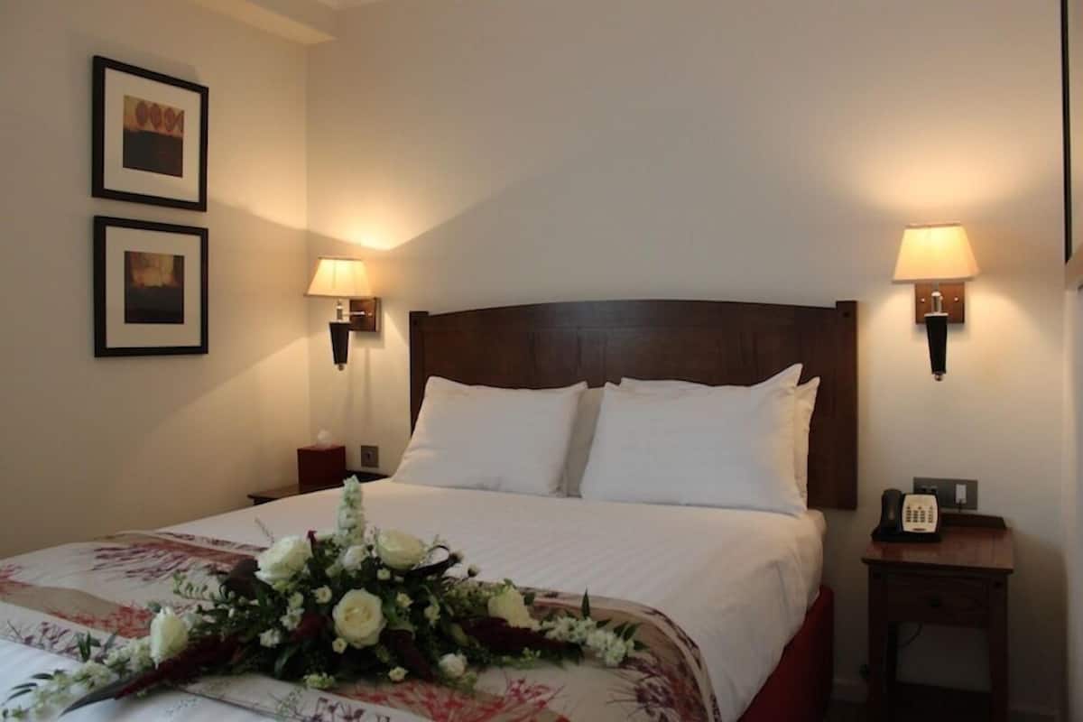 Classic Double Room | Premium bedding, in-room safe, desk, iron/ironing board