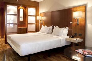 Chambre Deluxe | Literie hypoallergénique, minibar, coffre-fort, bureau