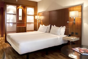 Chambre Deluxe | Literie hypoallergénique, minibar, coffre-fort, bureau