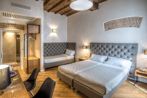 Superior Triple Room | In-room safe, soundproofing, free WiFi, bed sheets - Elite (Rome)