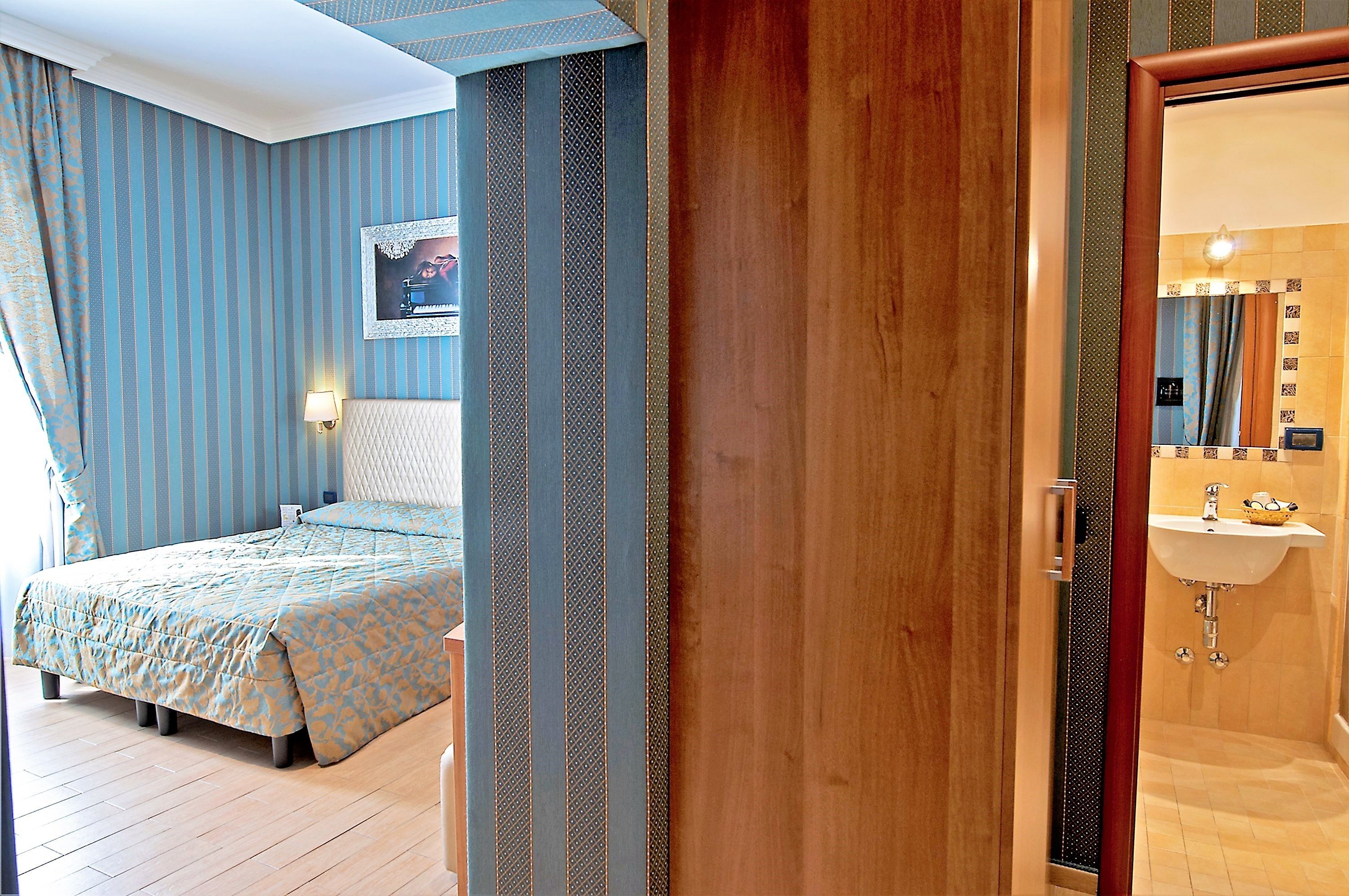 triple room | 1 bedroom, premium bedding, minibar, in-room safe
