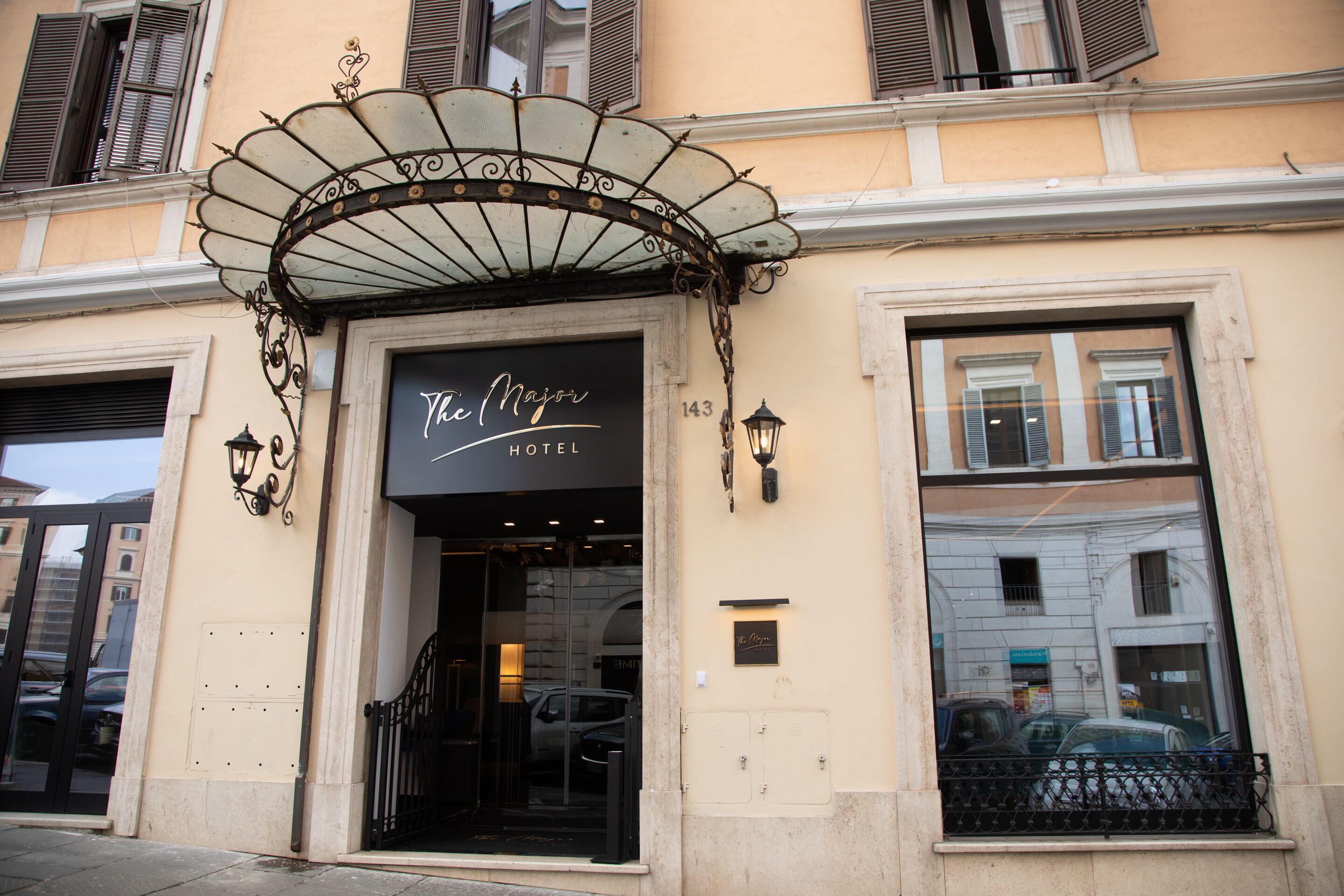 واجهة المنشأة