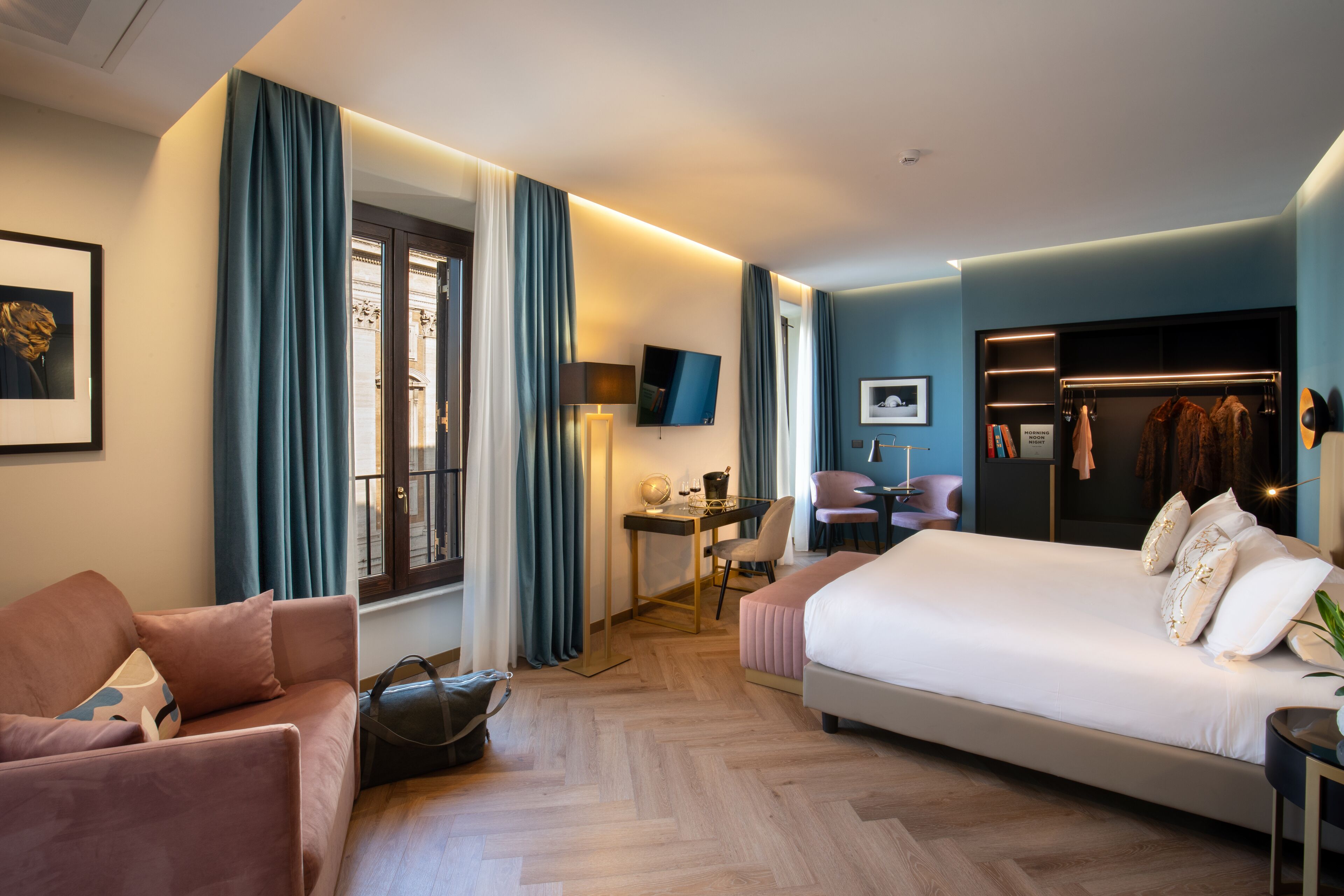 Ropa de cama de alta calidad y minibar 