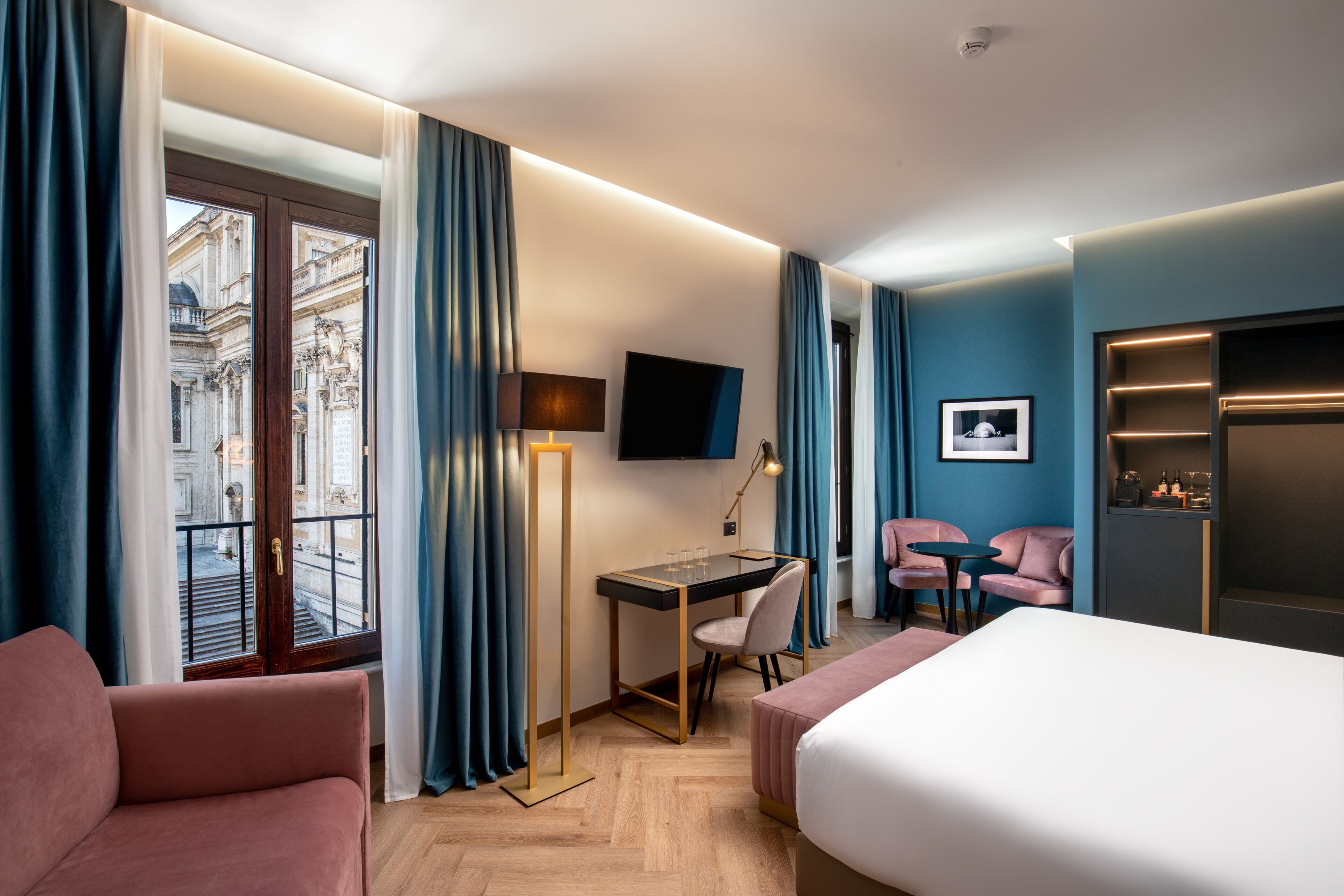 Deluxe-Zimmer, Stadtblick | Hochwertige Bettwaren, Minibar, Zimmersafe, Schreibtisch