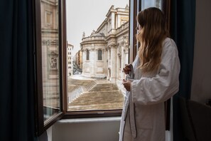 Chambre Deluxe, vue ville | Literie de qualité supérieure, minibar, coffres-forts dans les chambres