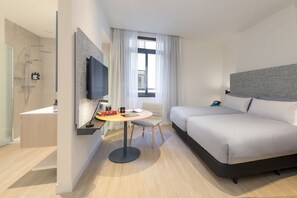 1 bedroom, hypo-allergenic bedding, down comforters, free minibar