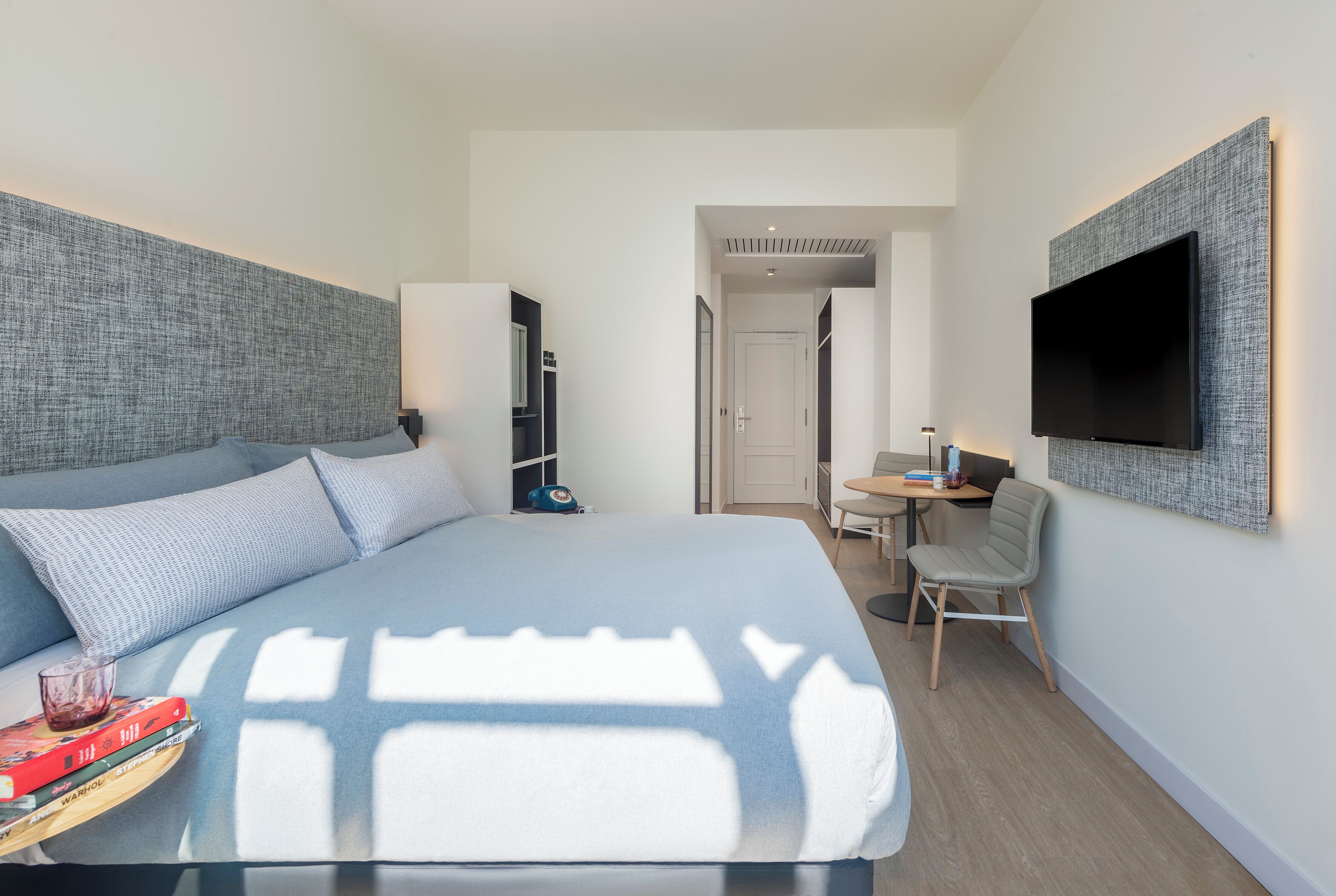 Innside Premium Connected Room | Down duvets, free minibar, in-room safe, desk