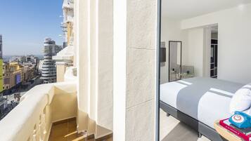 The Innside Room Gran Via View | Kameruitzicht