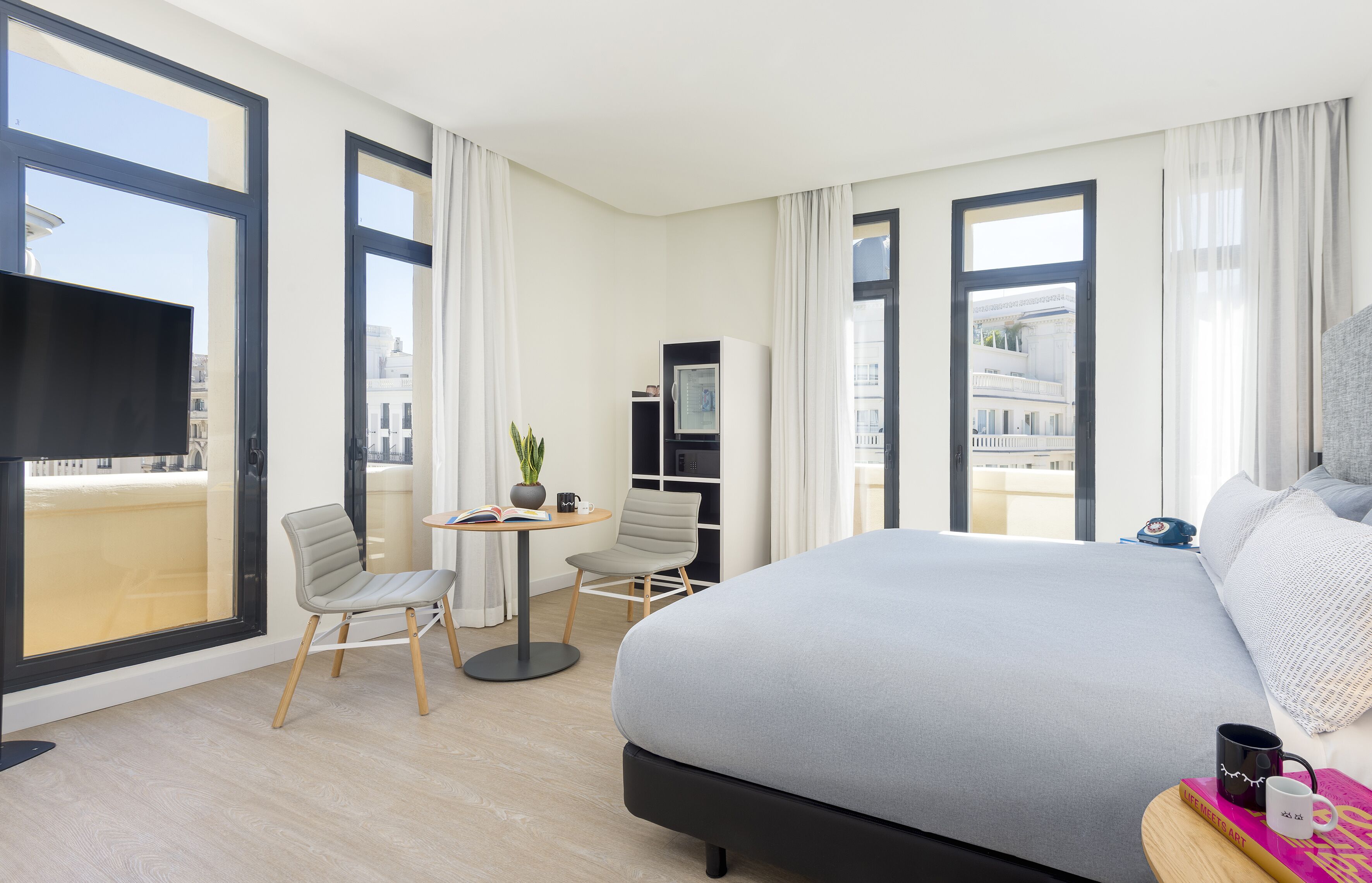 hypo-allergenic bedding, down duvets, free minibar, in-room safe