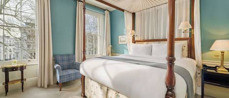 Suite, 1 King Bed (Roseate) | Premium bedding, in-room safe, desk, laptop workspace
