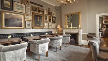 Breakfast, lunch and dinner served