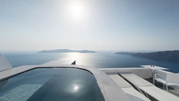 Deluxe Suite, Jetted Tub | Balcony