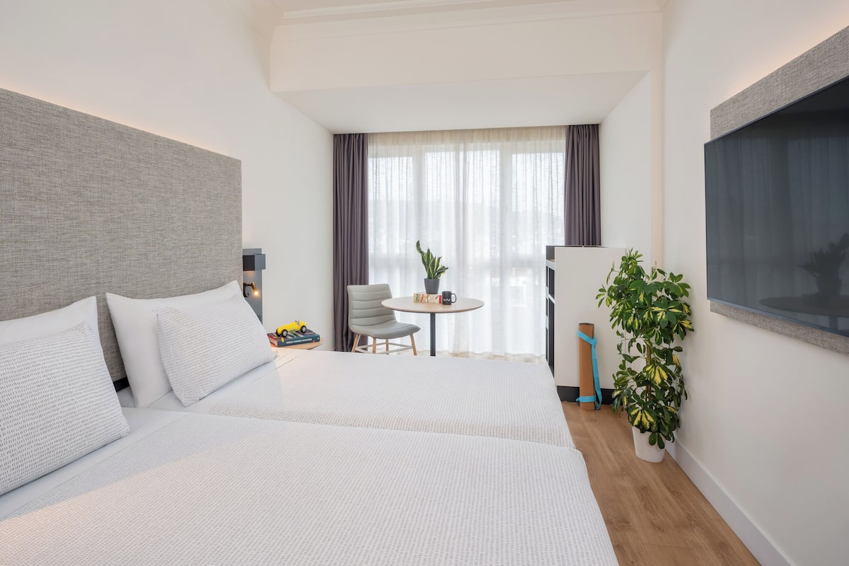 Innside, Premium Room, City View | Minibar, in-room safe, blackout drapes, free WiFi