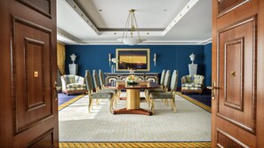Duplex Presidential Two Bedroom Suite - Sea View with Butler Service (Duplex Suite - 7180 ft²) | Comedor