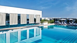 2 indoor pools, 2 outdoor pools, cabanas (surcharge), pool umbrellas