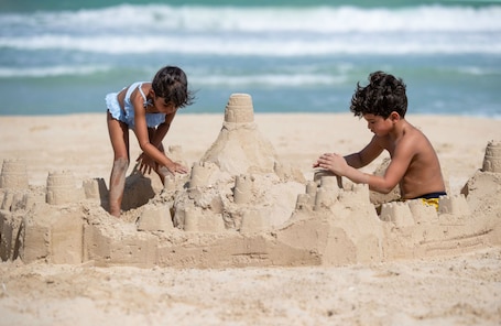 Jumeirah Beach Hotel Dubai - Image 33