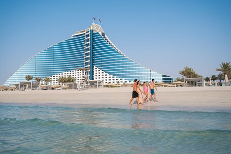 Jumeirah Beach Hotel Dubai - Image 16
