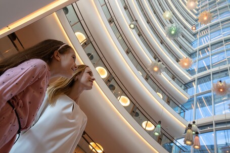 Jumeirah Beach Hotel Dubai - Image 13