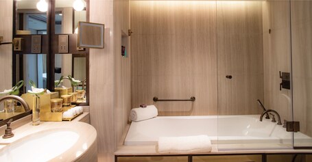 Jumeirah Beach Hotel Dubai - Image 127