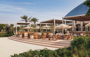 5 restaurants, spécialités Cuisine internationale