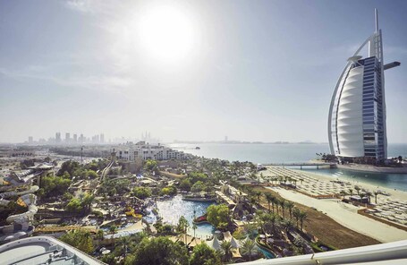 Jumeirah Beach Hotel Dubai - Image 4
