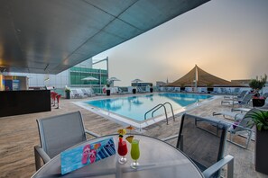 Bar vid poolen