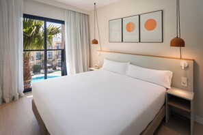 Zimmersafe, Schreibtisch, kostenloses WLAN, Bettwäsche