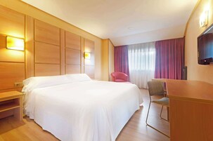 Down comforters, minibar, in-room safe, desk