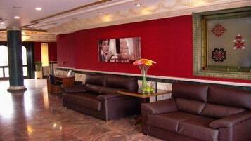 Coin salon dans le hall