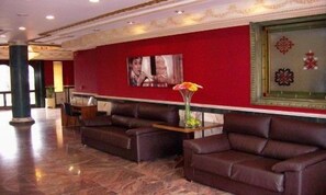 Coin salon dans le hall