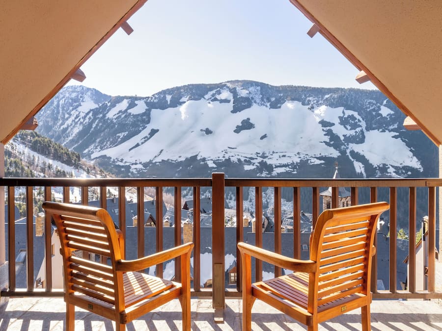 Down duvets, minibar, in-room safe, desk